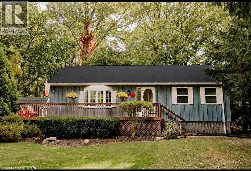 House for rent: 9928 Superior Street, Port Franks, Ontario N0M 2L0