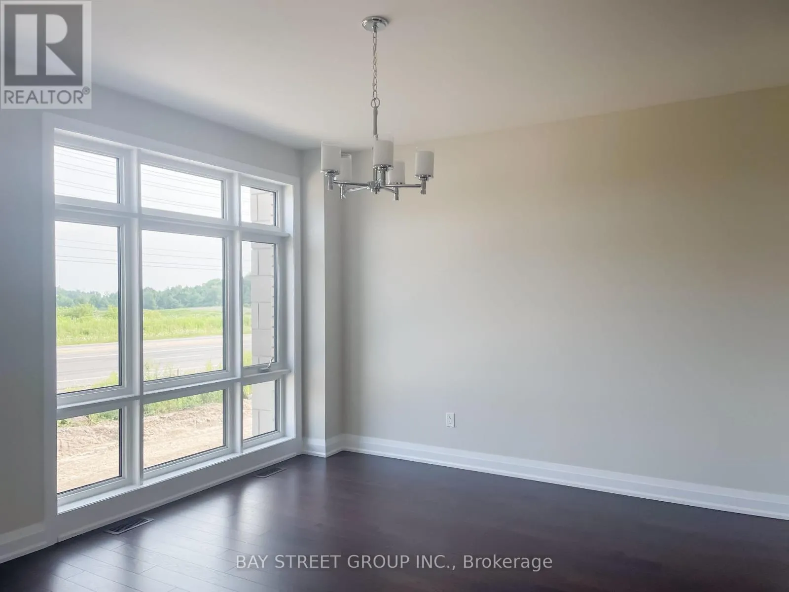 Row / Townhouse for rent: 993 Crowsnest Hollow, Pickering, Ontario L1X 0P4