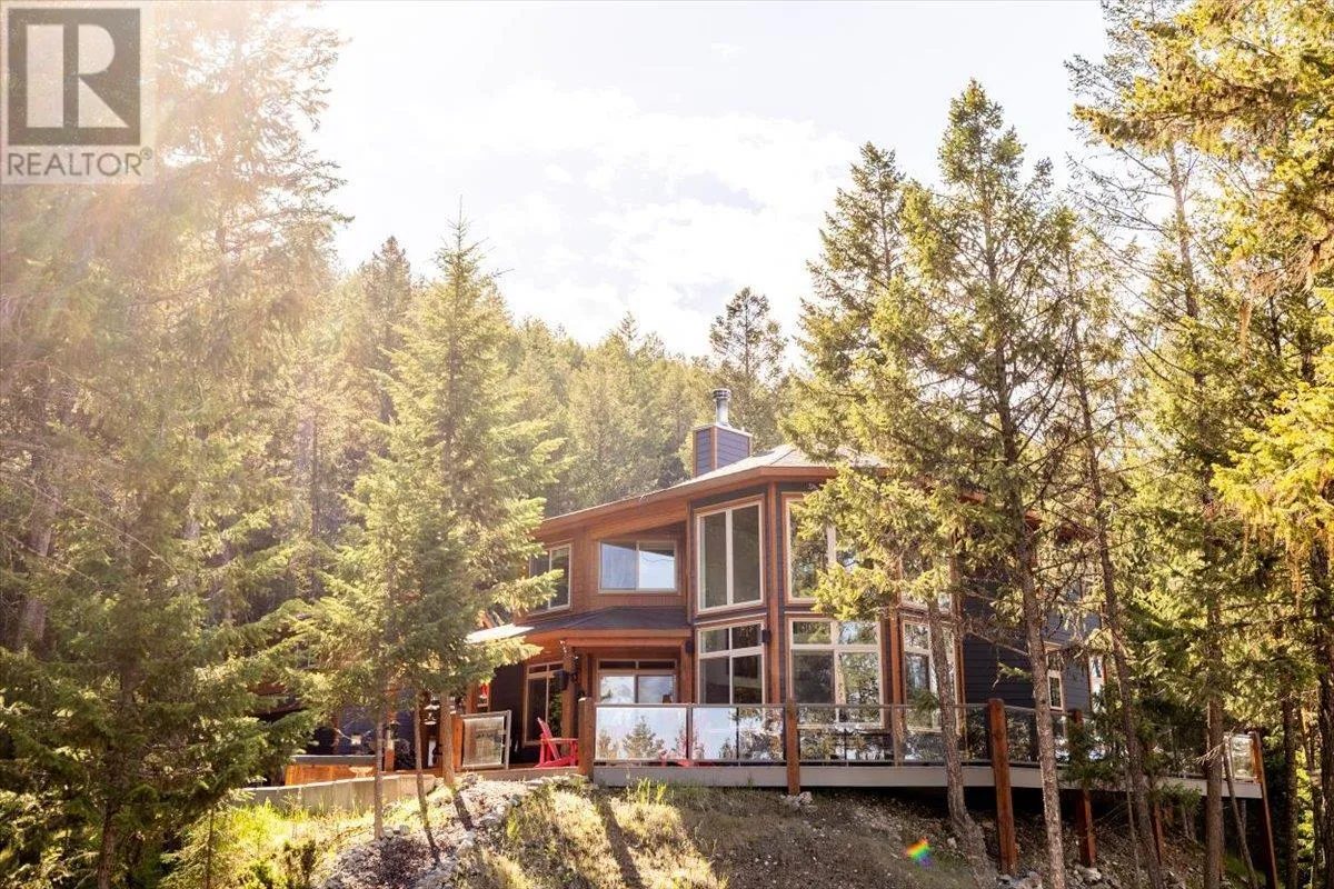 House for rent: 9942 Osprey Landing Drive, Wardner, British Columbia V0B 2J0