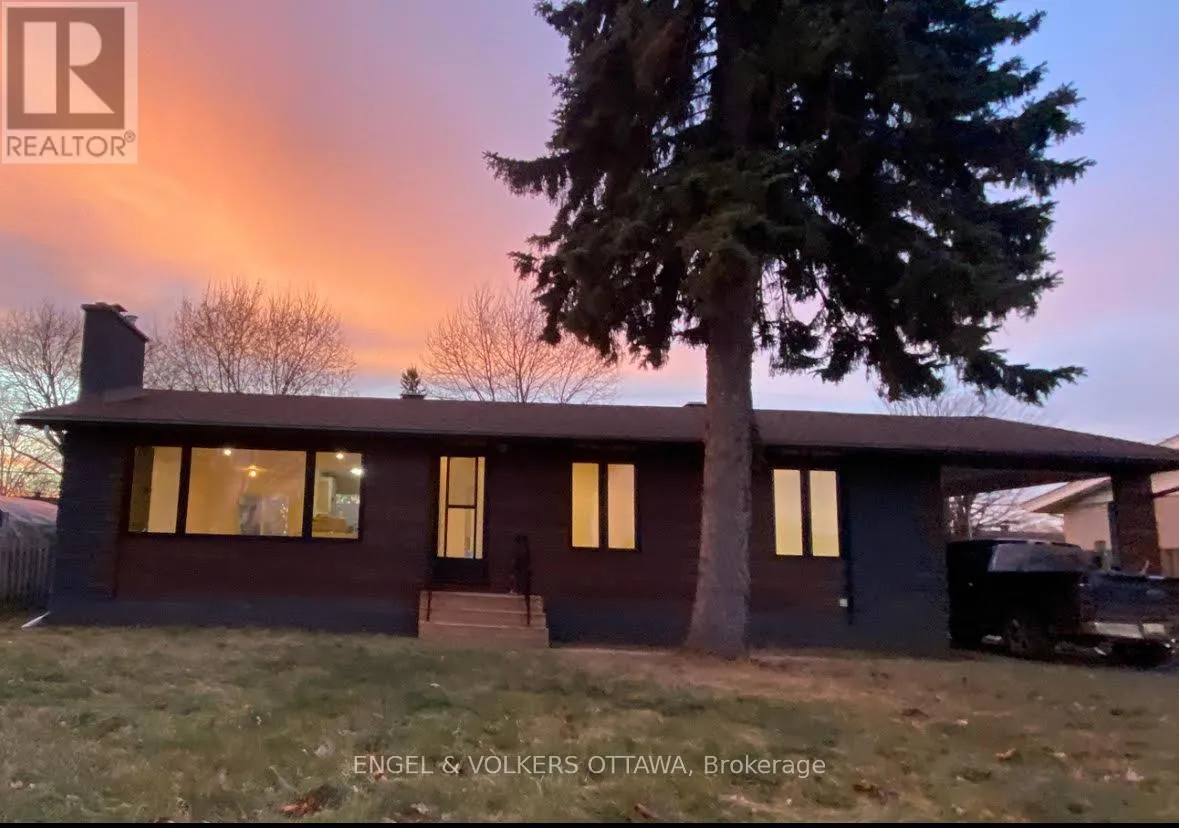 House for rent: A - 18 Majestic Drive, Ottawa, Ontario K2G 1C7