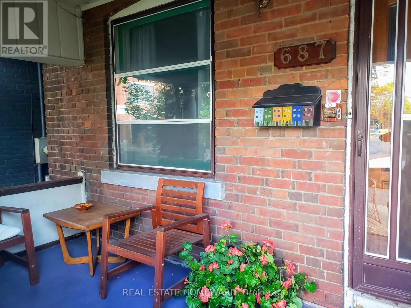 House for rent: A - 1st Flr - 687 Dupont Street, Toronto, Ontario M6G 1Z5