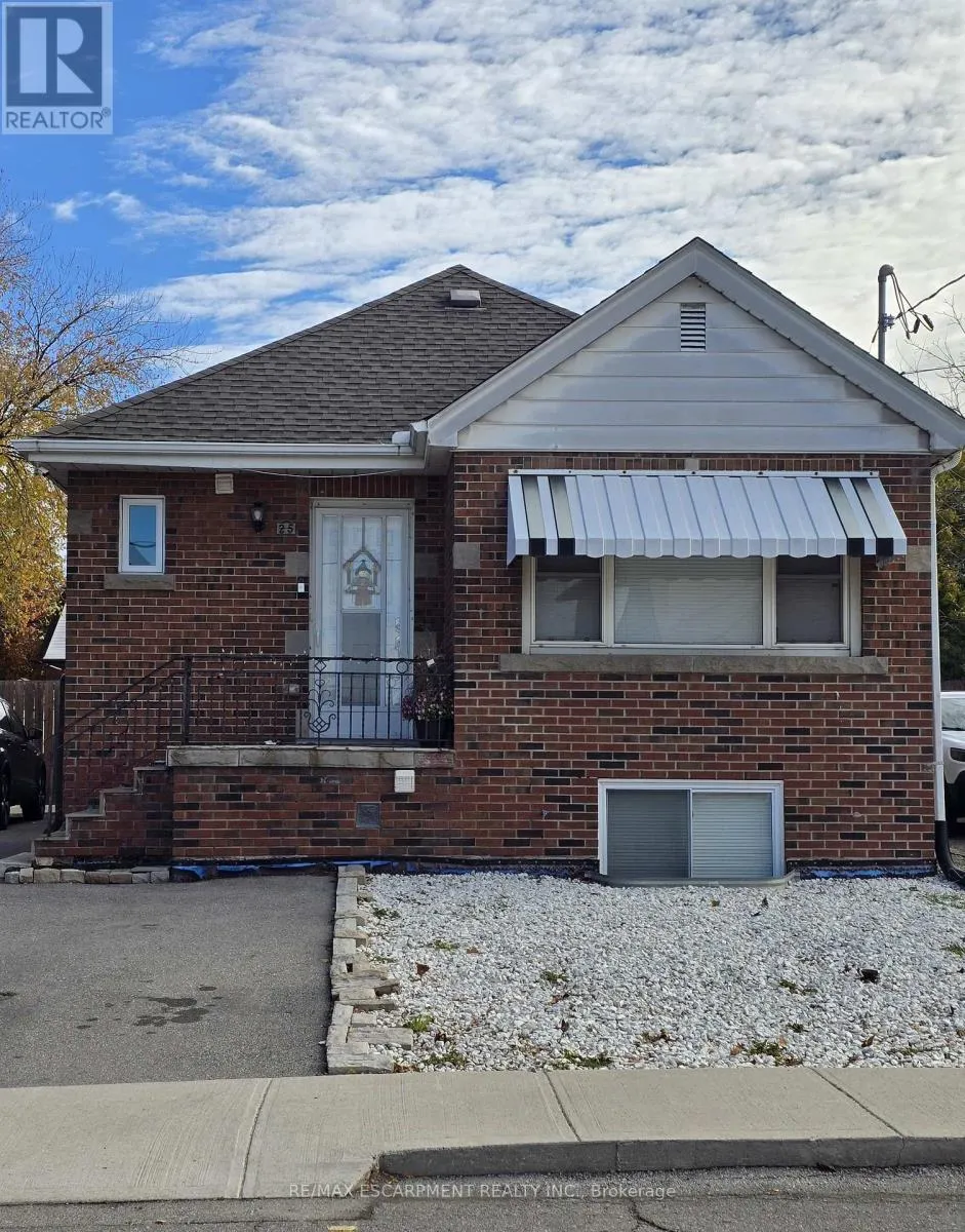 House for rent: A - 25 West 4th Street, Hamilton, Ontario L9C 3M2