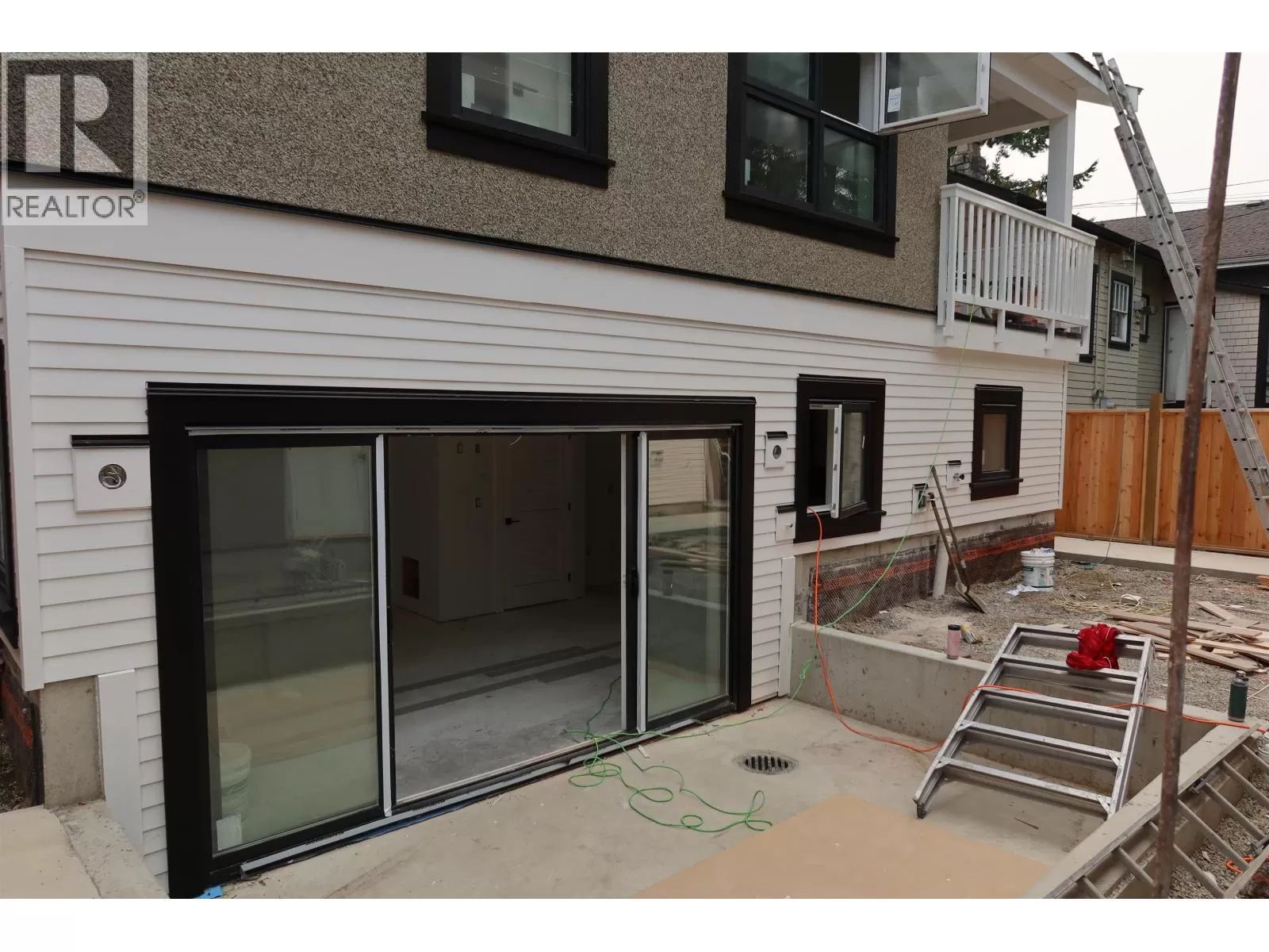 Duplex for rent: A 2735 W 8th Avenue, Vancouver, British Columbia V6K 2B7