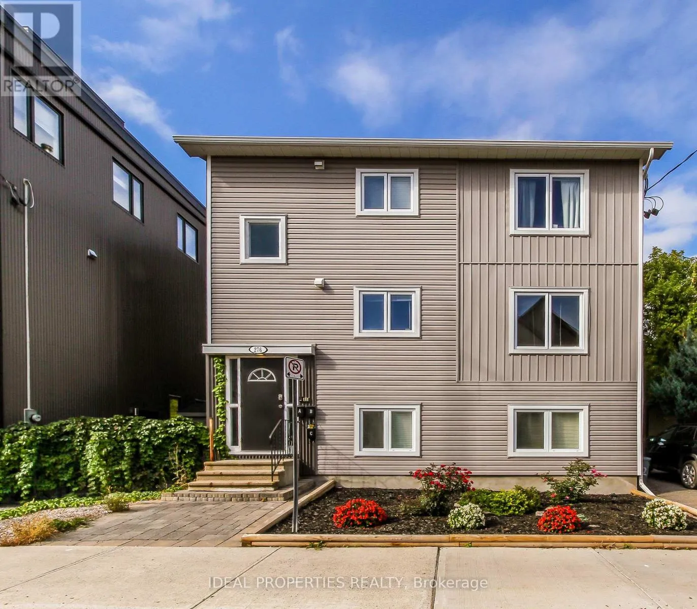 Other for rent: A - 276 Carruthers Avenue, Ottawa, Ontario K1Y 1N9