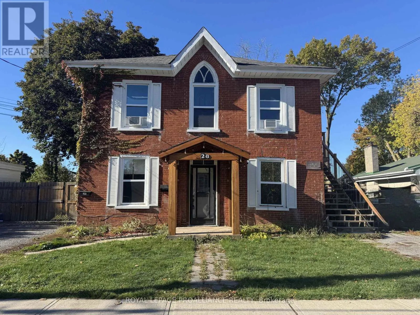 Triplex for rent: A - 28 Sinclair Street, Belleville, Ontario K8P 3S6