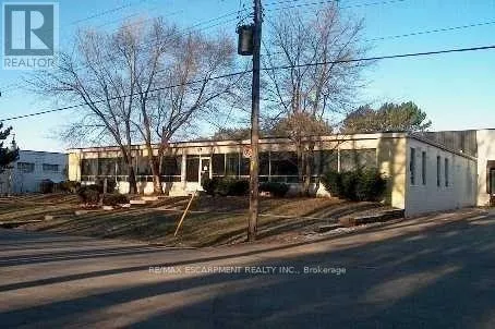 Offices for rent: A - 435 Enfield Road, Burlington, Ontario L7T 2X5