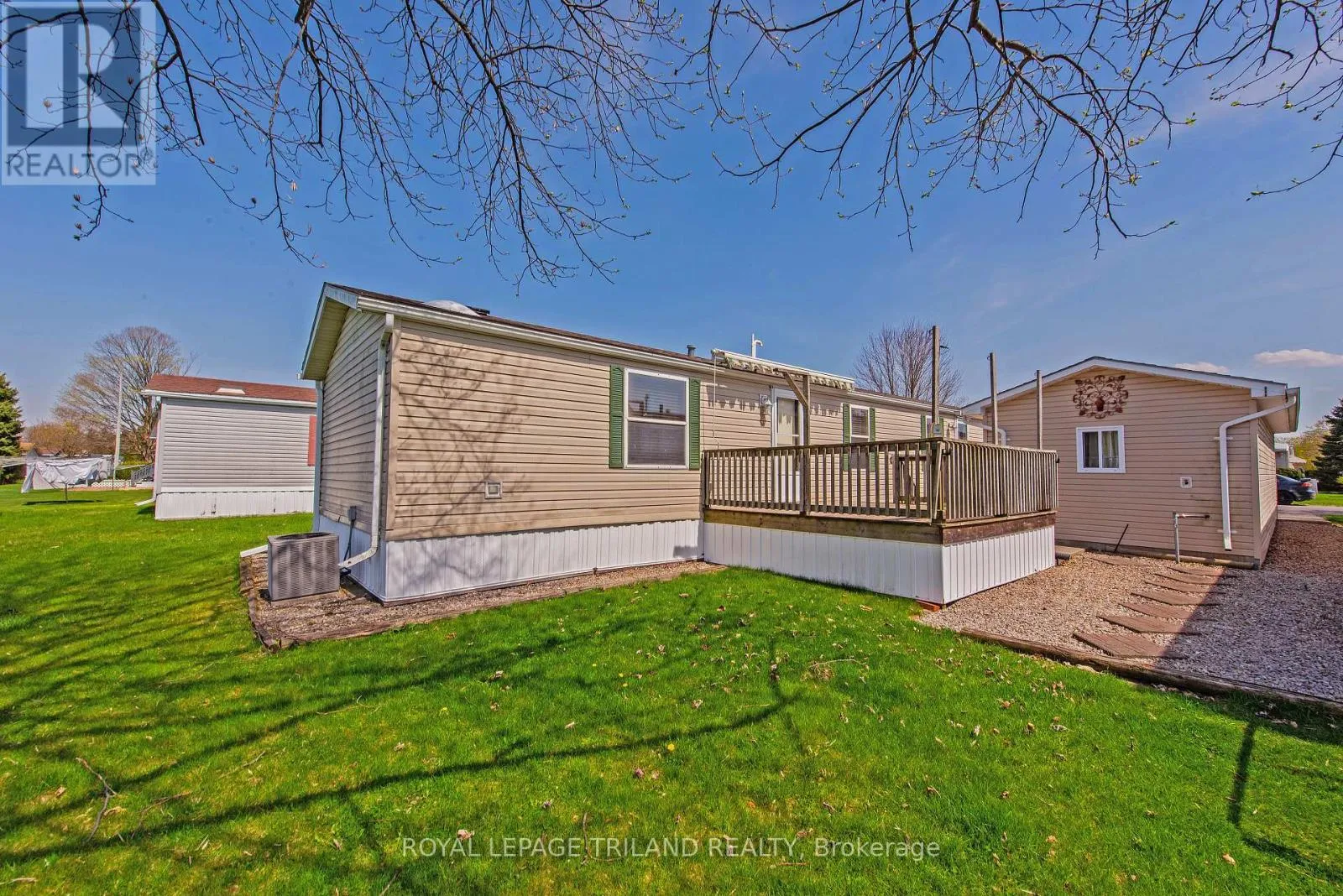 Mobile Home for rent: A - 5 Stewart Street, Strathroy-Caradoc, Ontario N7G 1A1