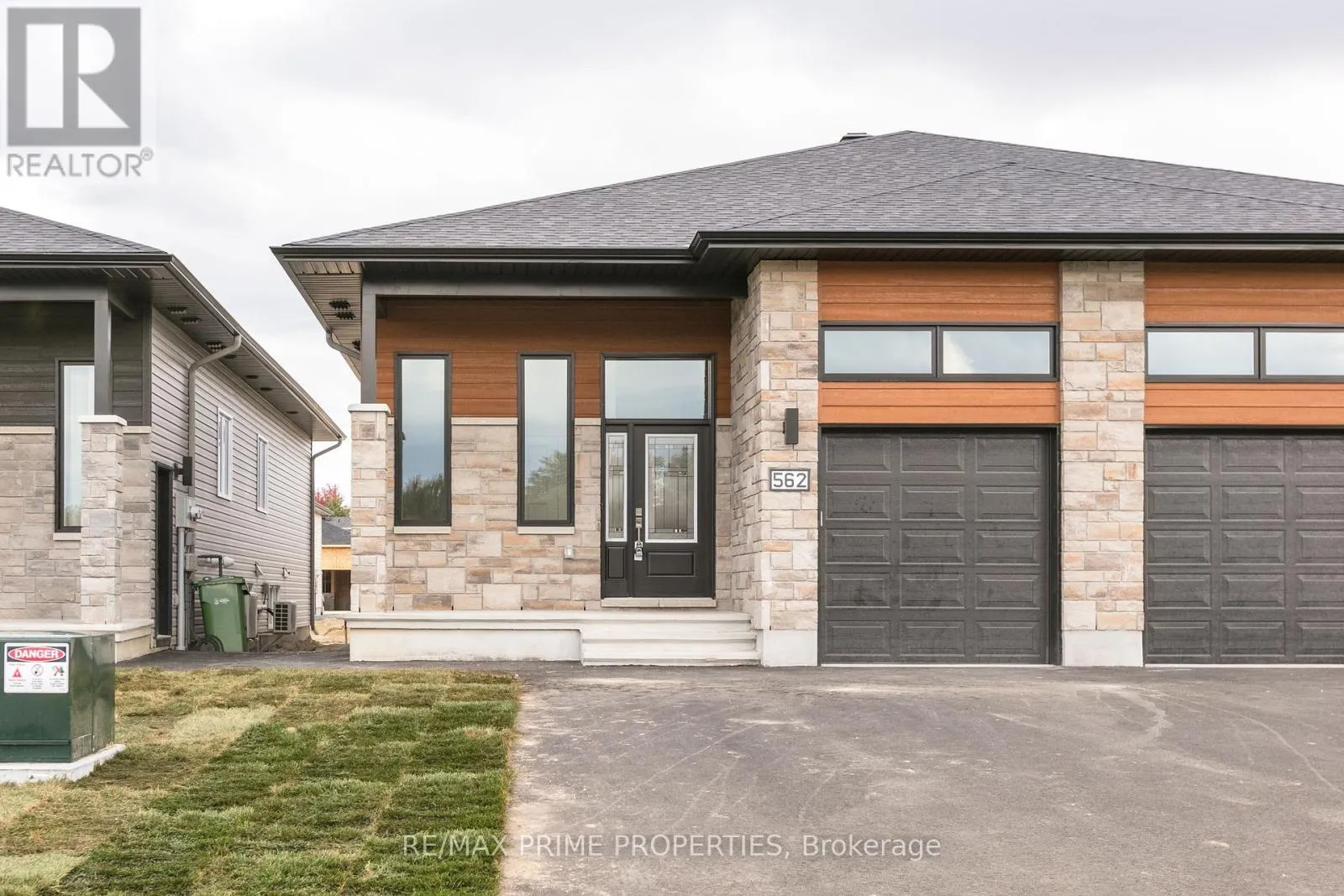 Other for rent: A - 562 Regina Street, Russell, Ontario K0A 1W0