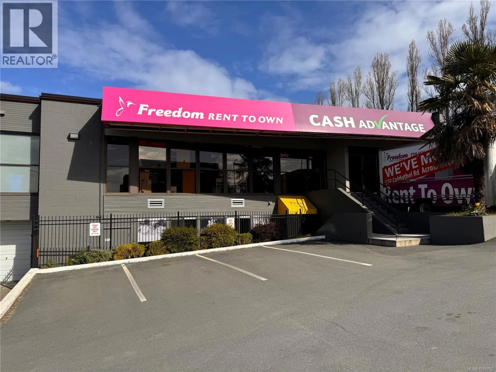 Retail for rent: A 574 Culduthel Rd, Saanich, British Columbia V8Z 1G1