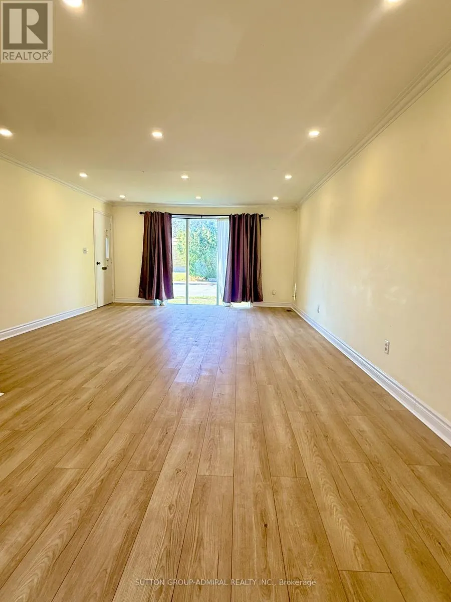 House for rent: A - 61 Parkside Drive, Newmarket, Ontario L3Y 4R7