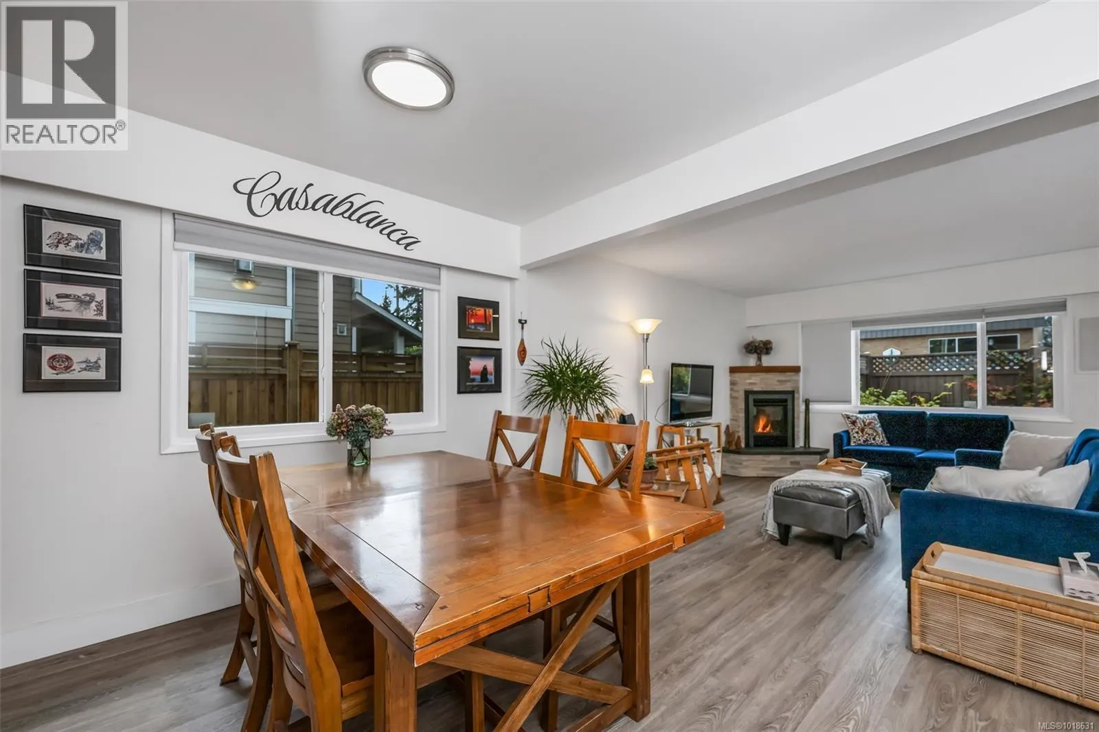 Duplex for rent: A 618 Kelly Rd, Colwood, British Columbia V9B 2A5