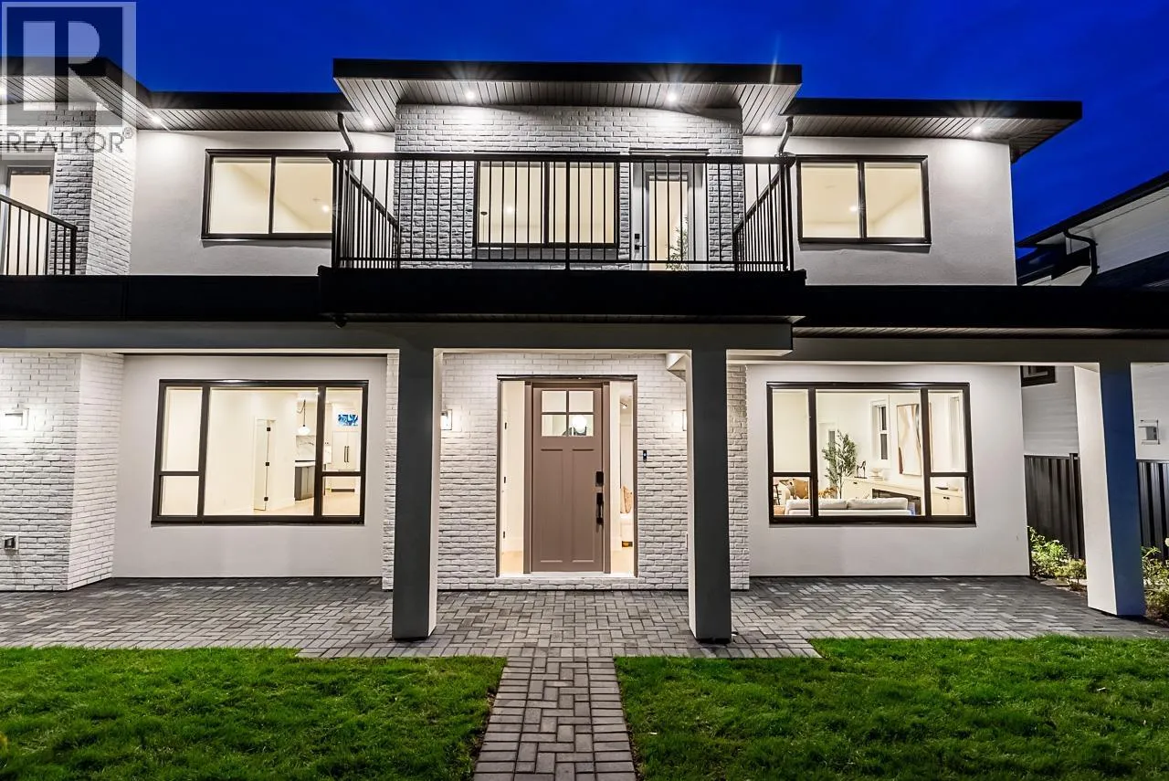 Duplex for rent: A 646 Girard Avenue, Coquitlam, British Columbia V3K 1S8