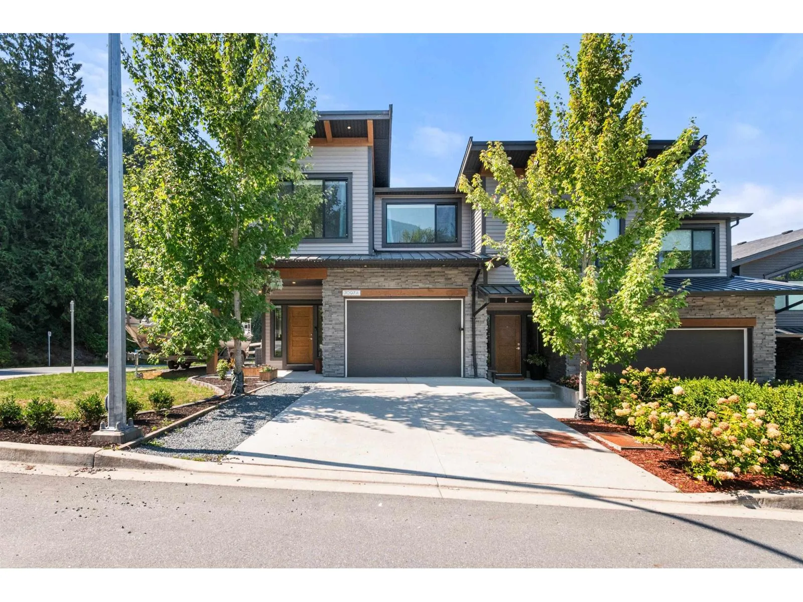 Duplex for rent: A 7097 Tahoma Place|eastern Hillsides, Chilliwack, British Columbia V4Z 0E1