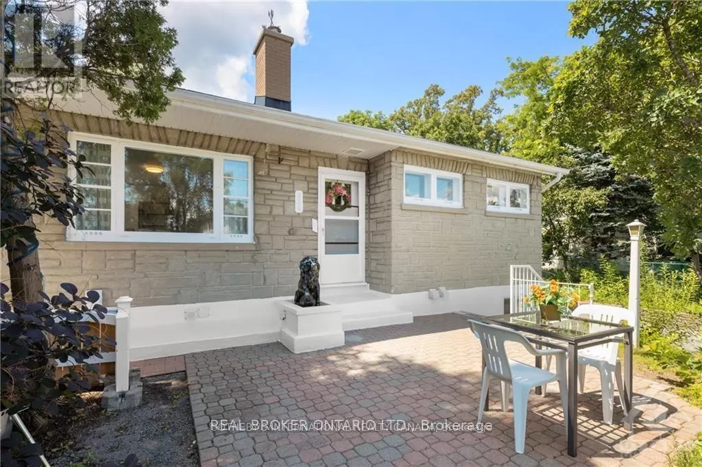 House for rent: A - 924 Watson Street, Ottawa, Ontario K2B 6B9