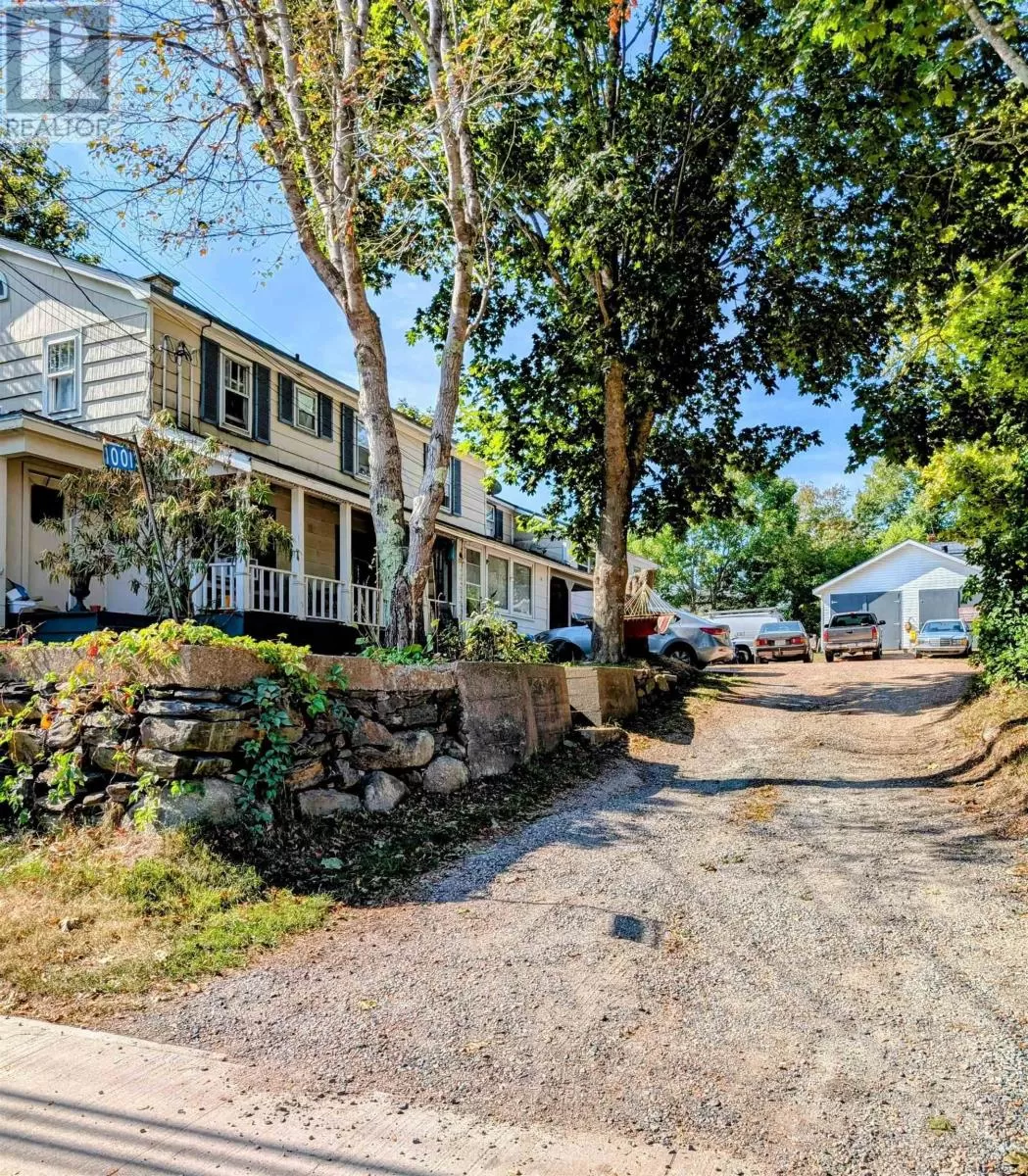 House for rent: A, B, And C 1001 King Street, Bridgewater, Nova Scotia B4V 1C3