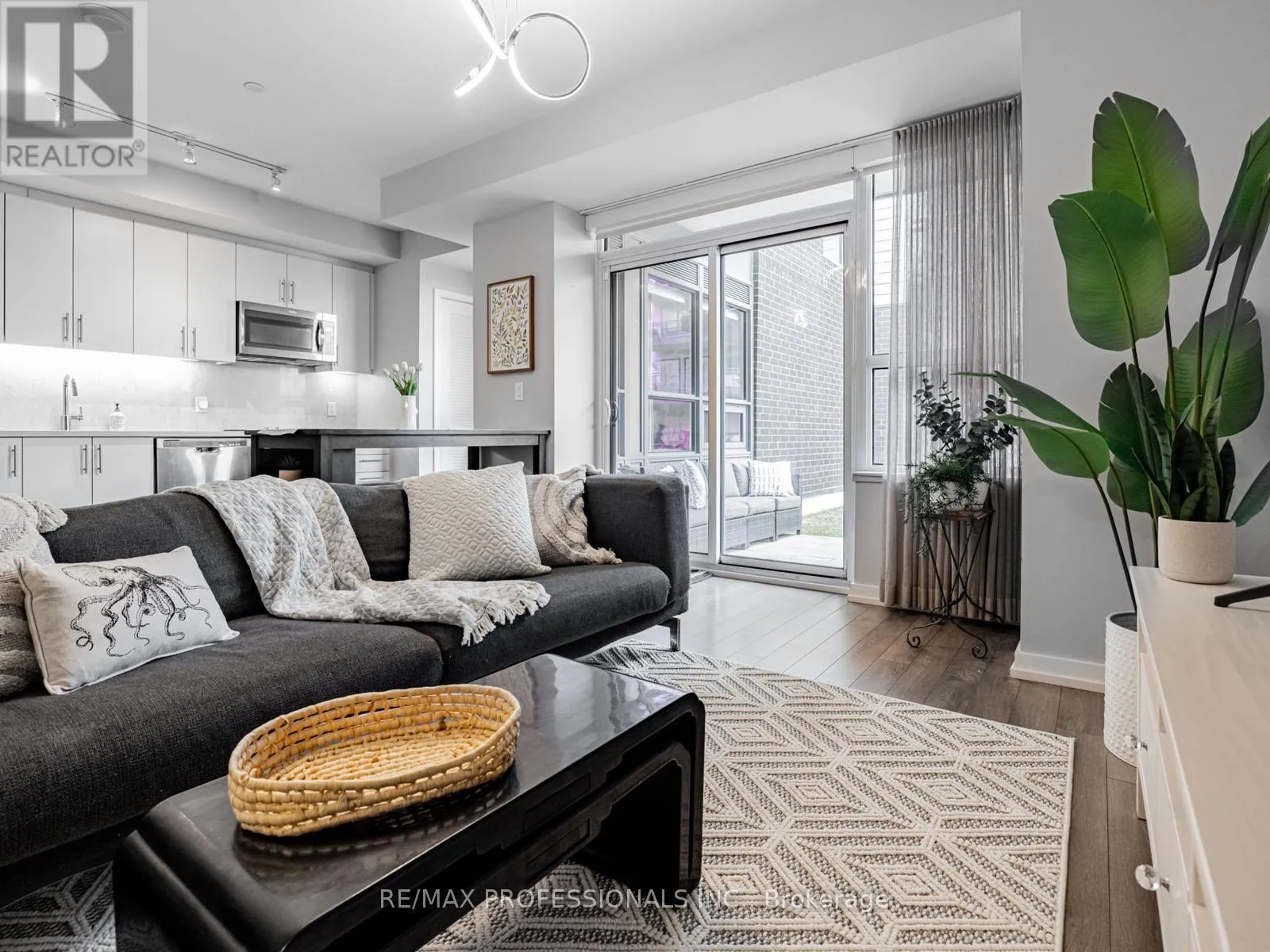 Apartment for rent: A101 - 241 Sea Ray Avenue, Innisfil, Ontario L9S 0L9