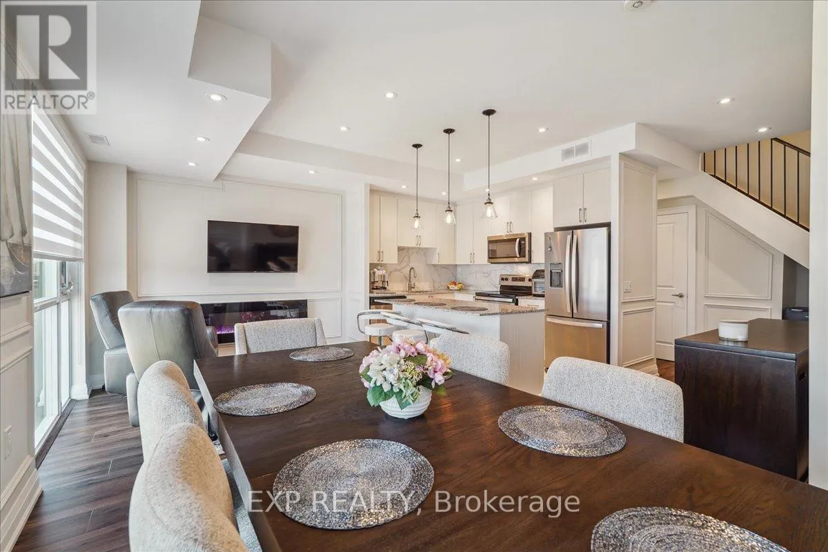 Row / Townhouse for rent: A203 - 5309 Highway 7, Vaughan, Ontario L4L 0J1