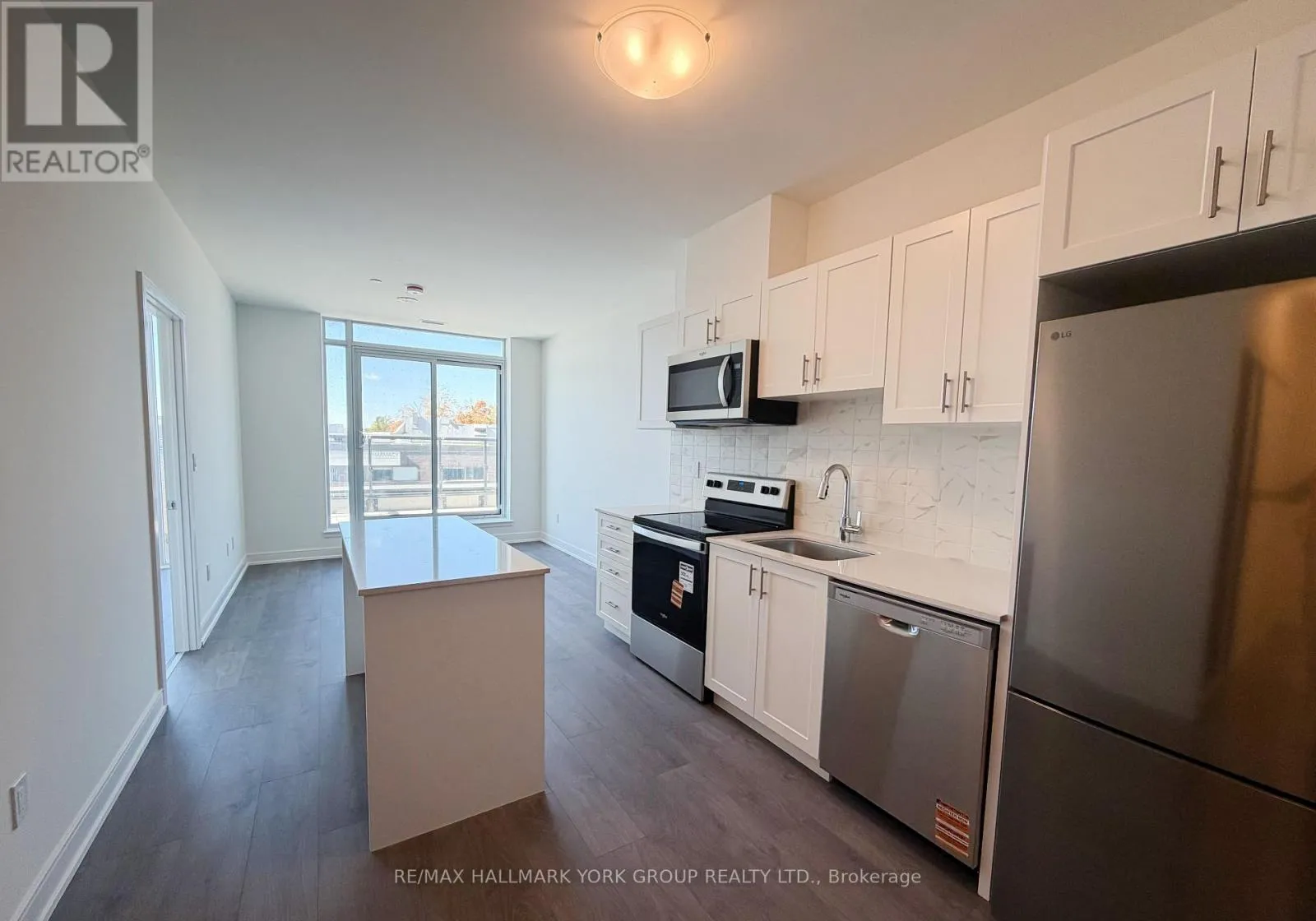 Apartment for rent: A319 - 715 Davis Drive, Newmarket, Ontario L3Y 0J2