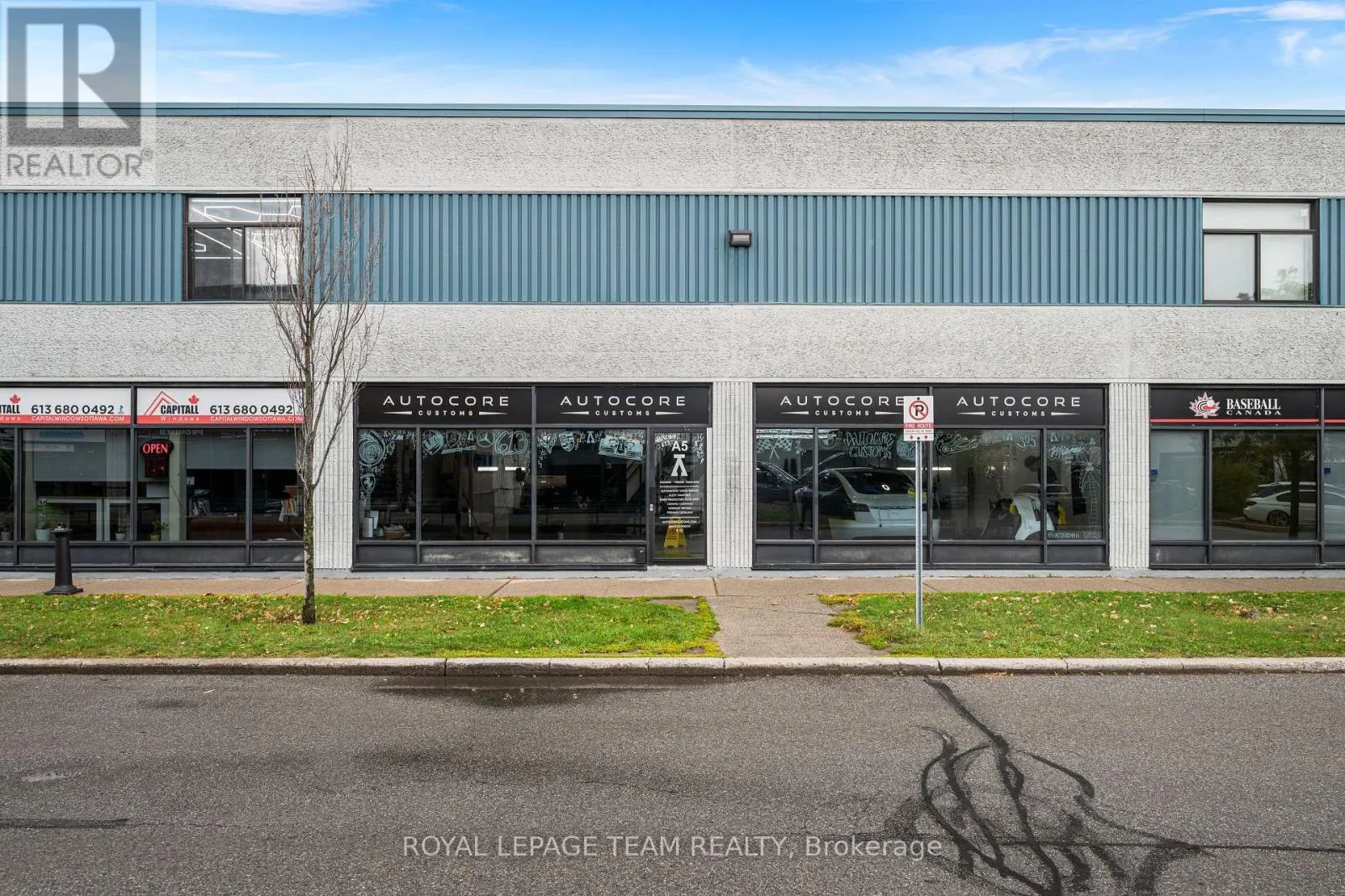 A5/a6 - 2212 Gladwin Crescent, Ottawa, Ontario K1B 5N1