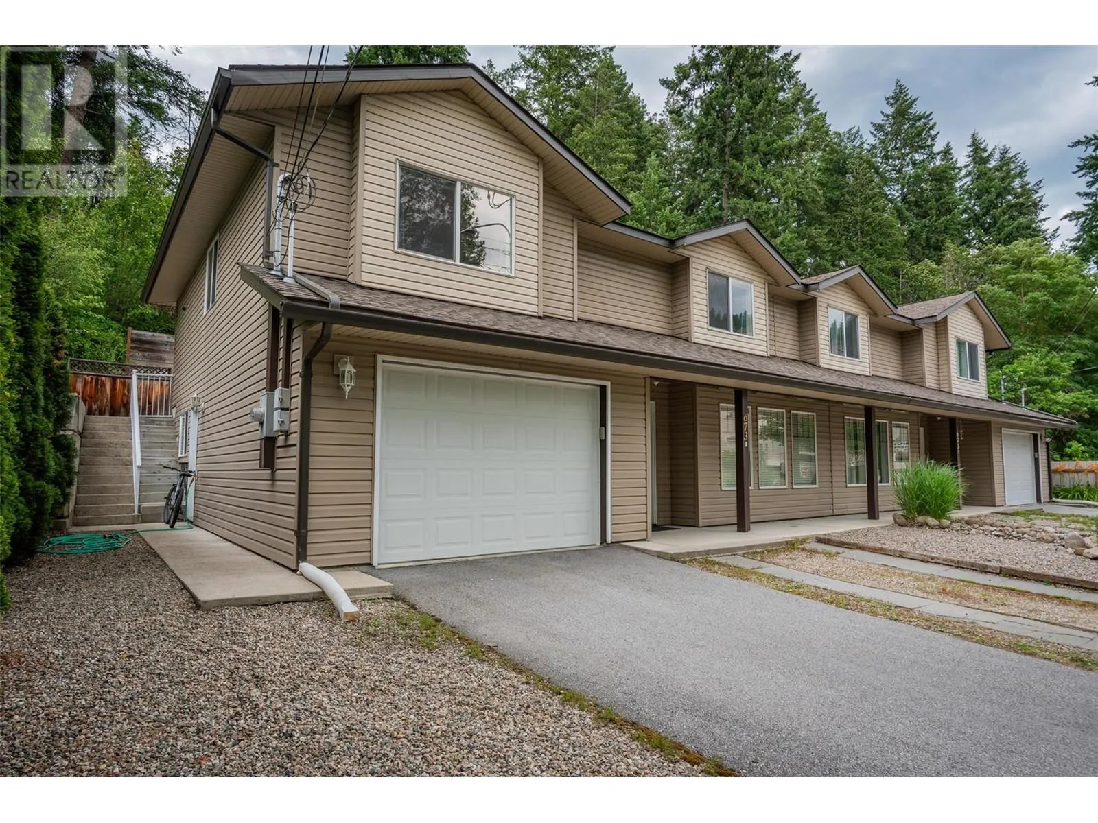Row / Townhouse for rent: A-673 11th Ave Avenue, Castlegar, British Columbia V1N 1J7