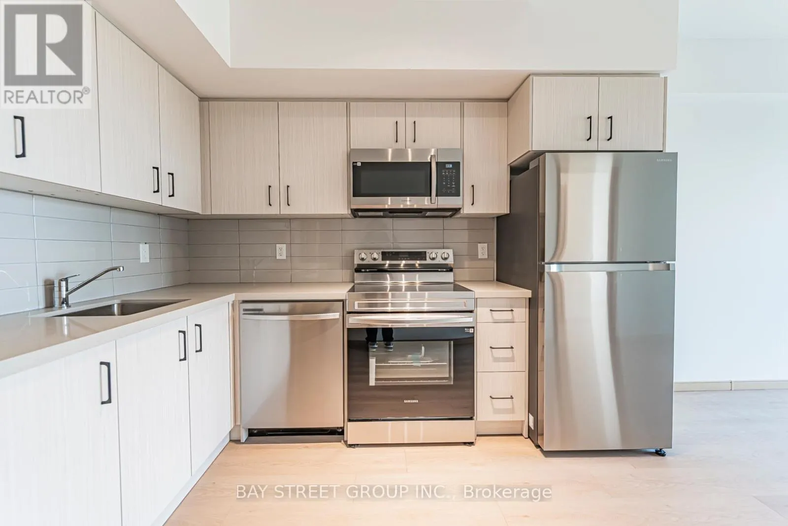 Apartment for rent: A709 - 3421 Sheppard Avenue E, Toronto, Ontario M1T 3K5