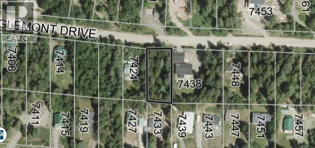 Other for rent: Anglemont Drive Lot# 300, Anglemont, British Columbia V0E 1M8