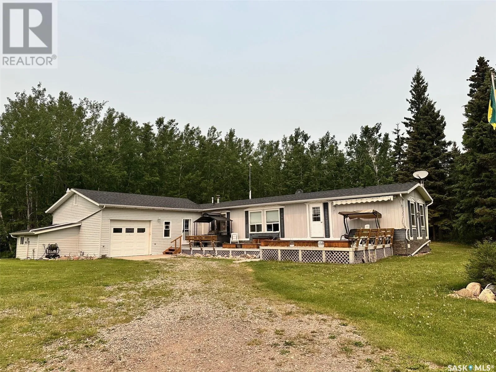 Mobile Home for rent: Armstrong Acreage - Chitek Lake, Spiritwood Rm No. 496, Saskatchewan S0J 0L0