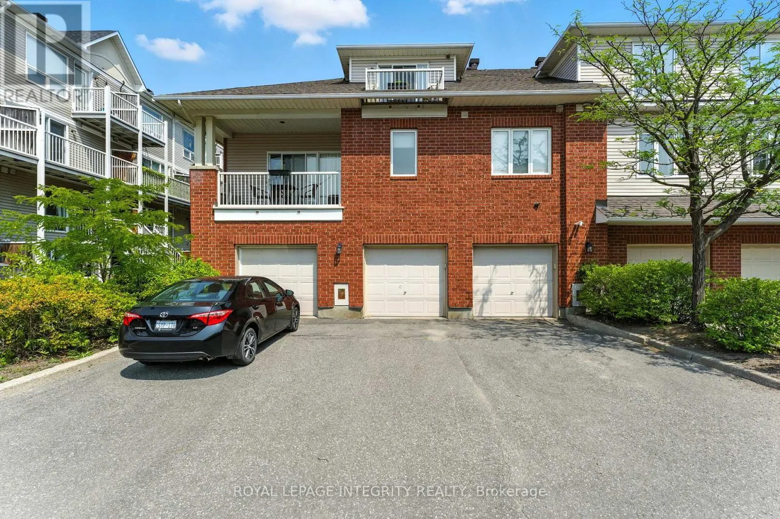 Row / Townhouse for rent: B - 10 Daybreak Street, Ottawa, Ontario K2G 6T9