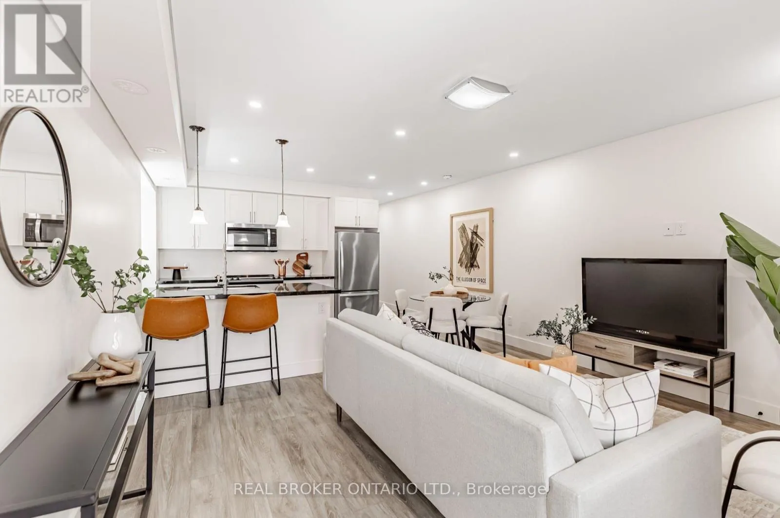 Triplex for rent: B - 1088 Avenue Road, Toronto, Ontario M5N 2E2