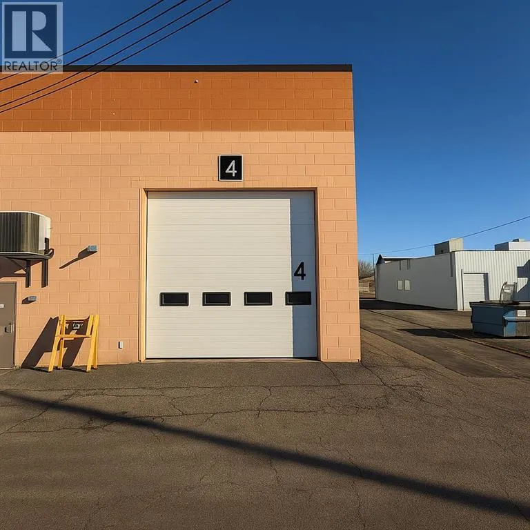 Retail for rent: B, 11402 100 Street, Grande Prairie, Alberta T8V 2N5