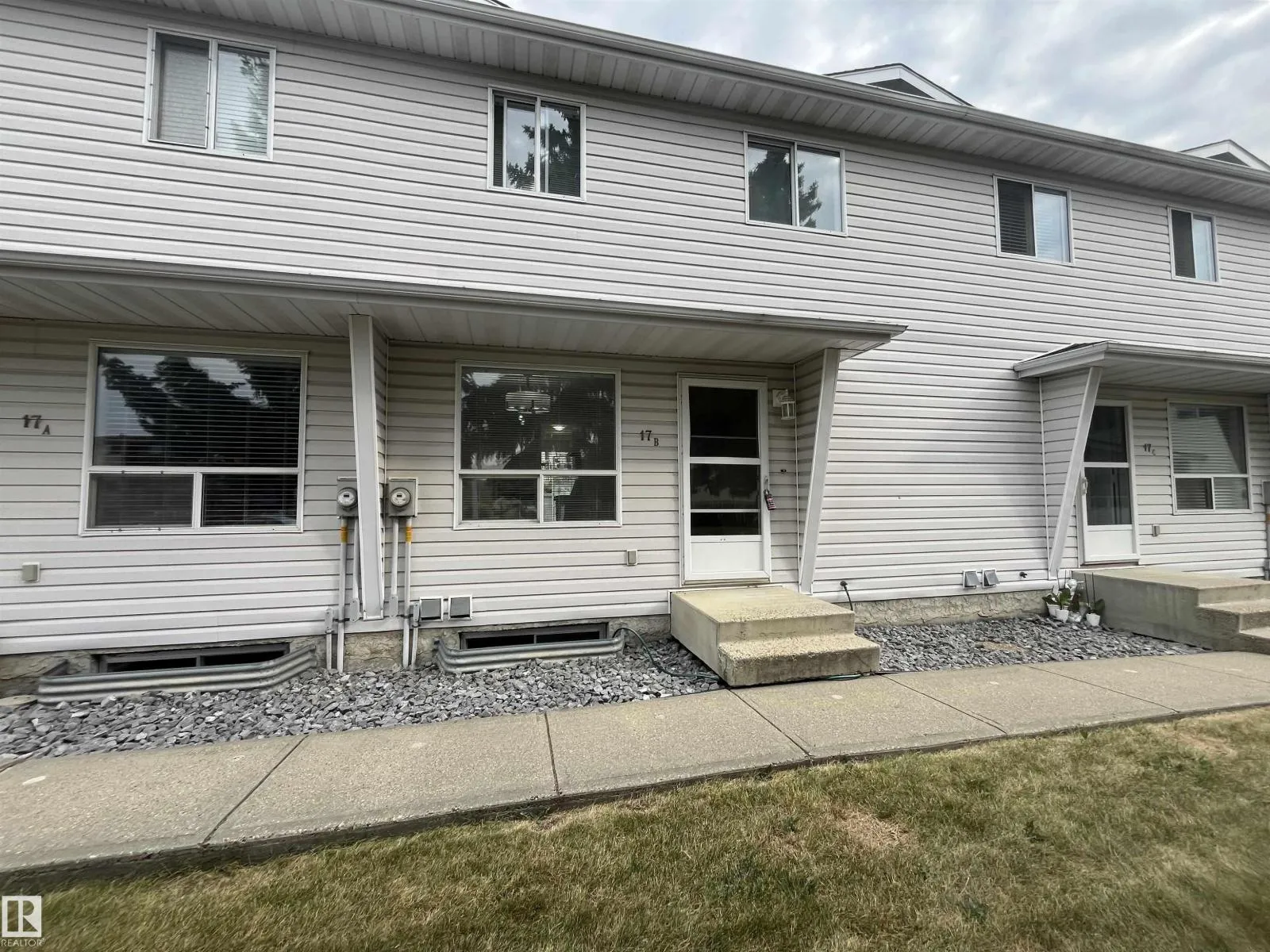 Row / Townhouse for rent: B 17 Imperial Cr, Devon, Alberta T9G 1K3