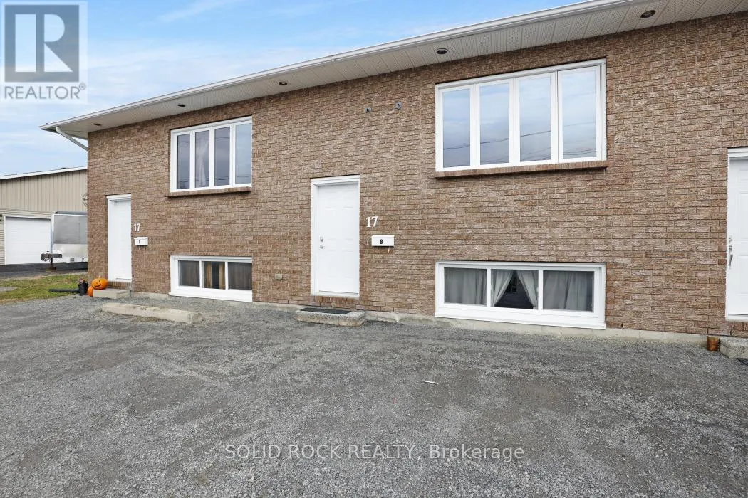 Triplex for rent: B - 17 Industrial Drive, North Dundas, Ontario K0C 1H0