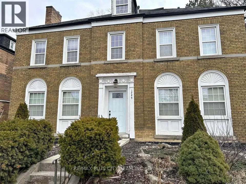 House for rent: B - 1745 Bathurst Street, Toronto, Ontario M5P 3K5