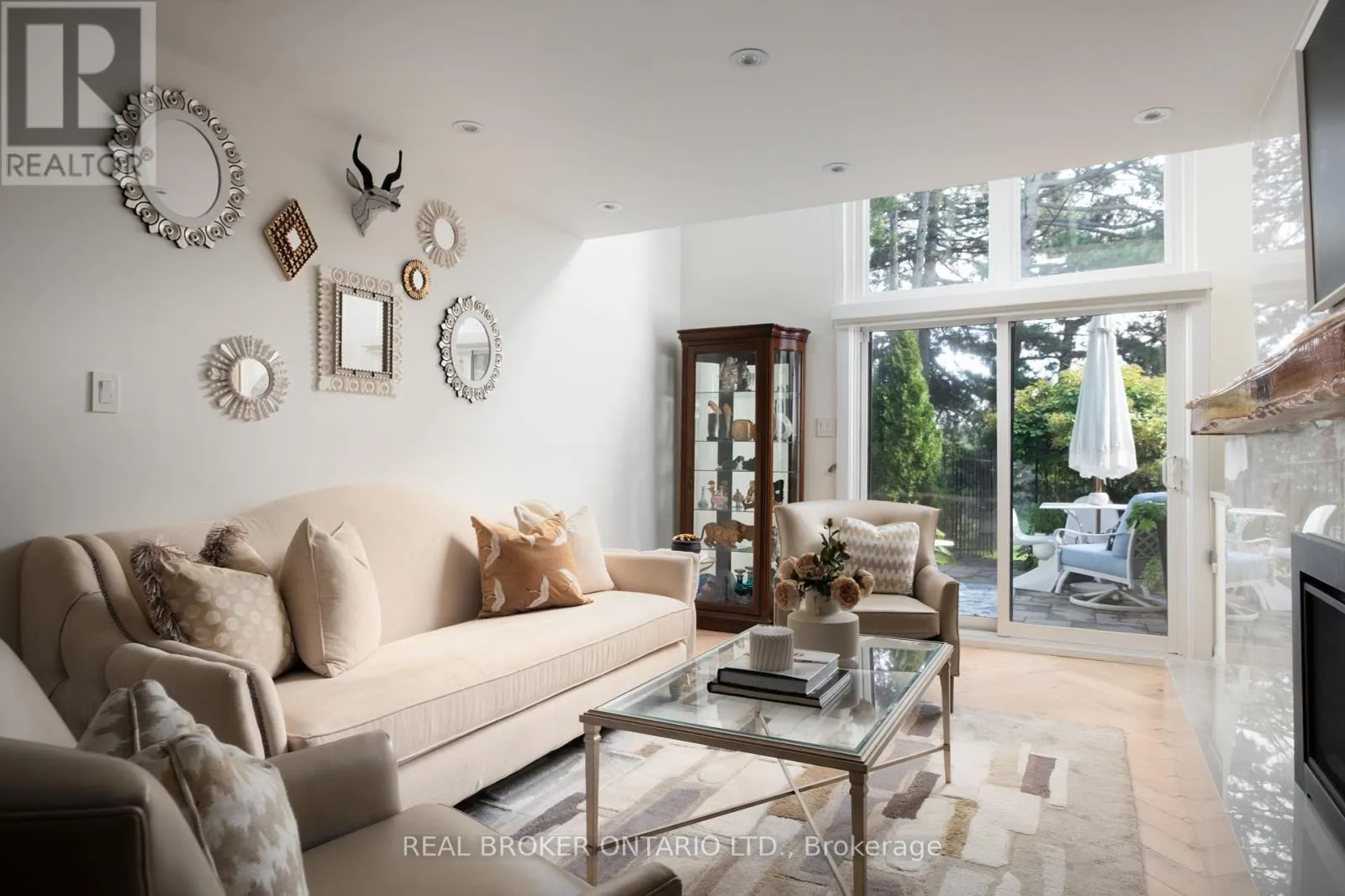 Row / Townhouse for rent: B - 187 Sherwood Avenue, Toronto, Ontario M4P 2A9