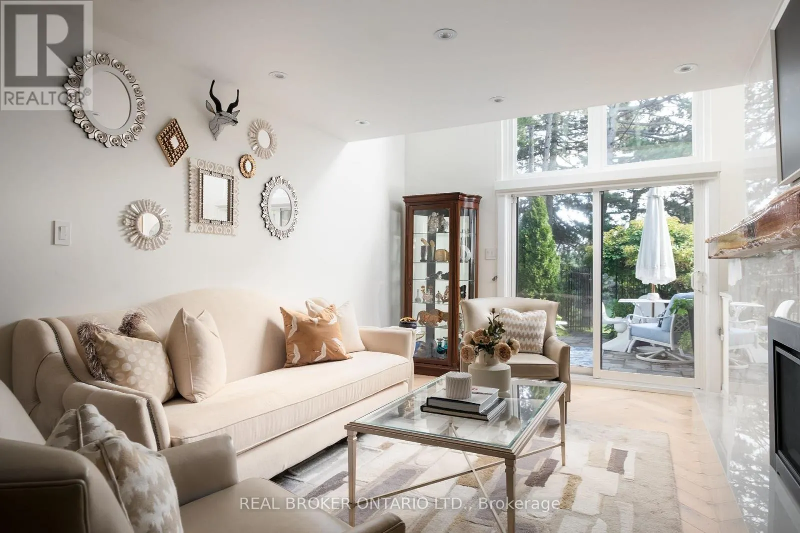 Row / Townhouse for rent: B - 187 Sherwood Avenue, Toronto, Ontario M4P 2A9