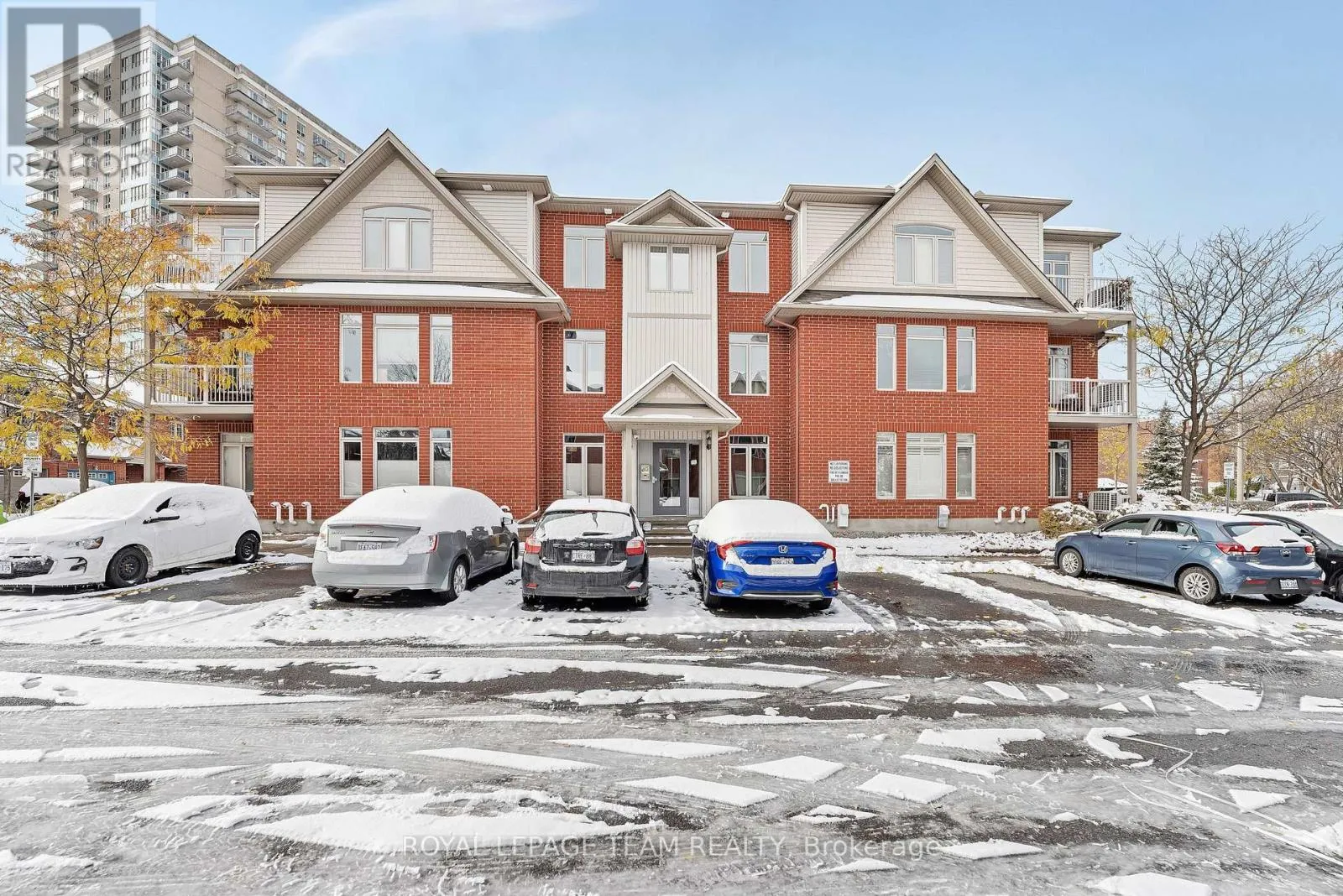 Apartment for rent: B - 250 Meilleur Private, Ottawa, Ontario K1L 0A3