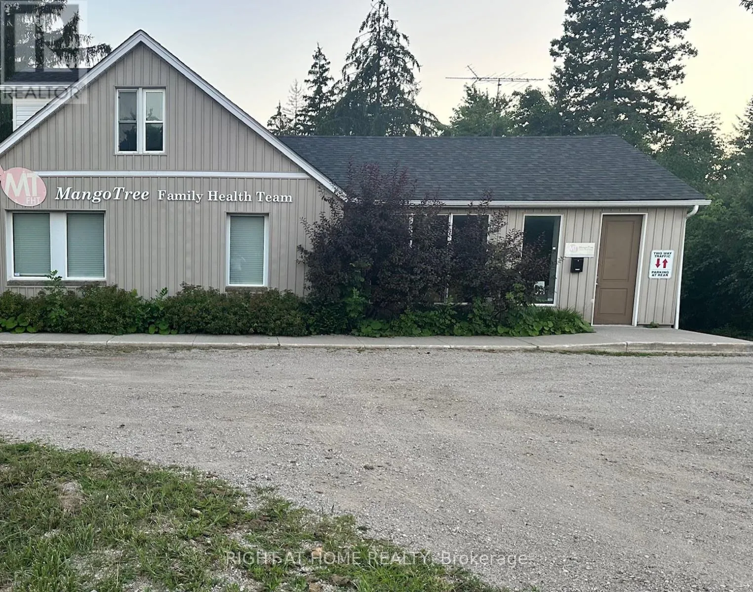 Offices for rent: B - 28 Brock Road N, Puslinch, Ontario N1H 6H9