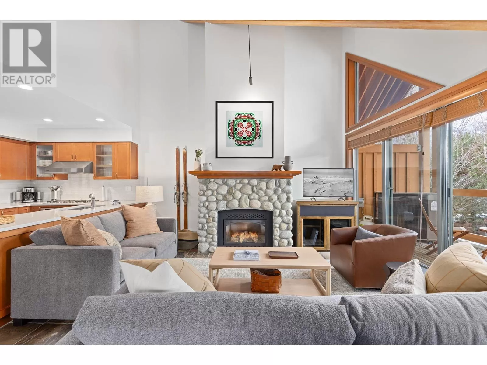 Row / Townhouse for rent: B 4847 Casabella Crescent, Whistler, British Columbia V8E 0Z4