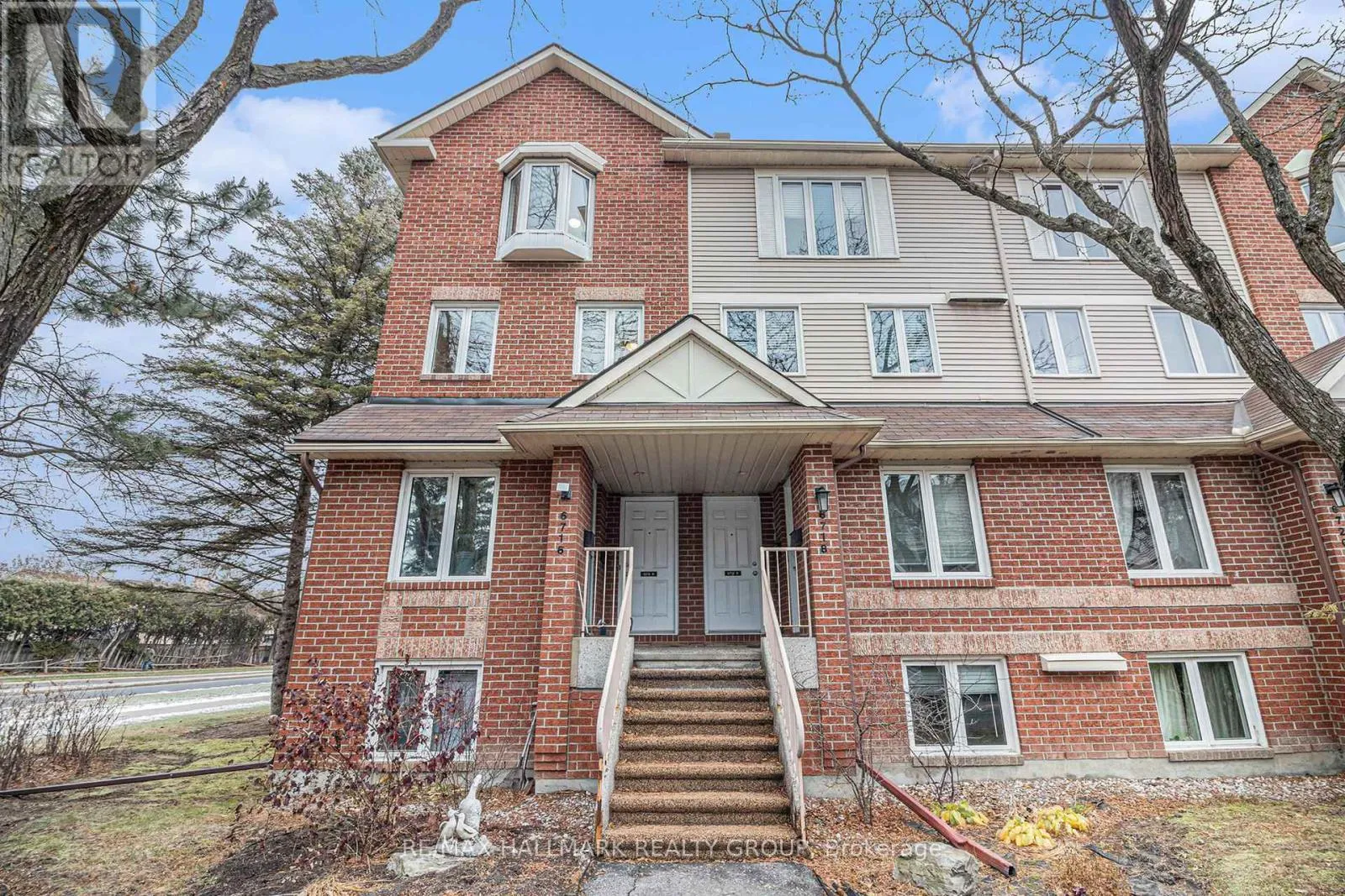 Row / Townhouse for rent: B - 6716 Jeanne D'arc Boulevard N, Ottawa, Ontario K1C 6E9