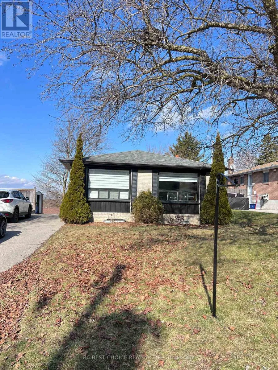 House for rent: B - 747 Botany Hill Crescent, Newmarket, Ontario L3Y 3A7