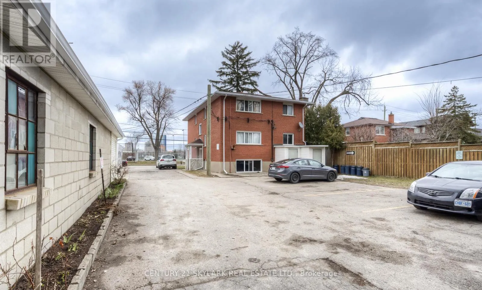 Other for rent: B - 75 Highland Road, Kitchener, Ontario N2M 3V8