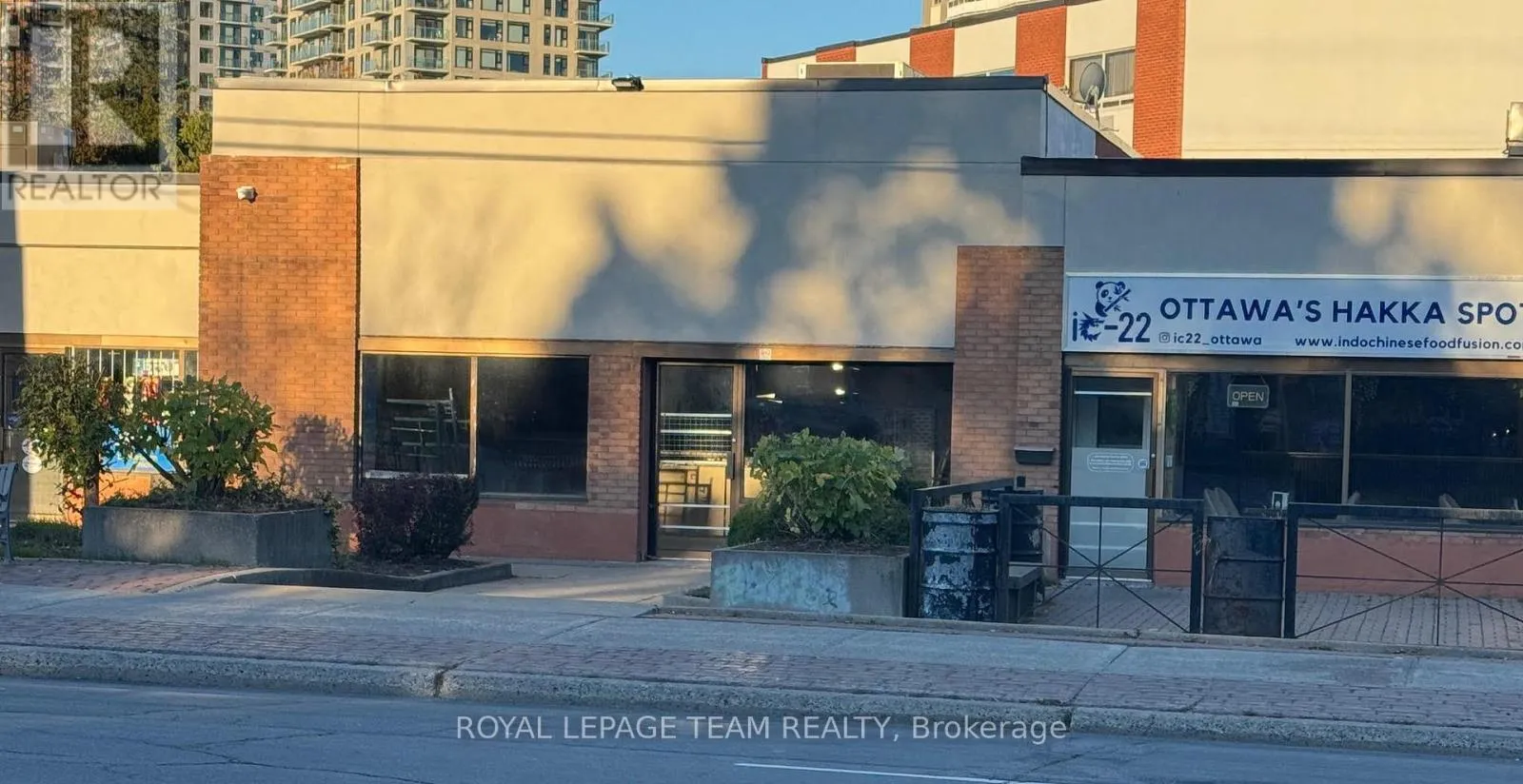 B - 848 Merivale Road, Ottawa, Ontario K1Z 5Z4