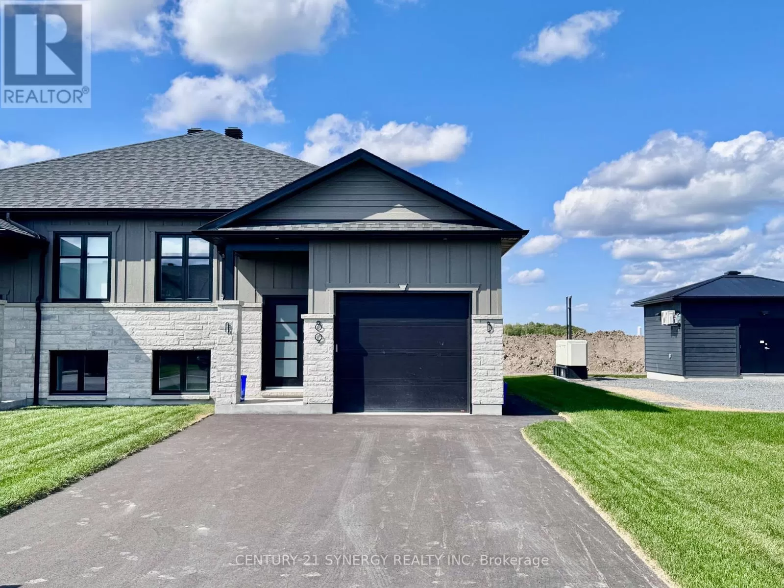 Duplex for rent: B - 89 Helen Street, North Stormont, Ontario K0A 1R0