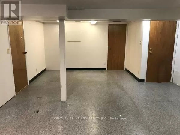 B - 907 Simcoe Street N, Oshawa, Ontario L1G 4W1