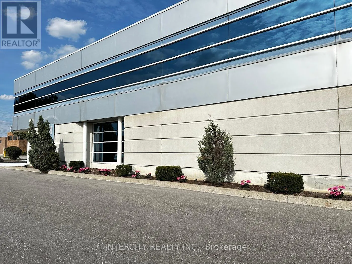 B - 99 Sante Drive, Vaughan, Ontario L4K 3C4