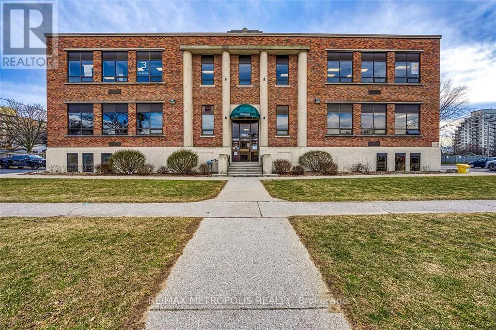 Offices for rent: B Upper - 109 Durand Street, Sarnia, Ontario N7T 5A1