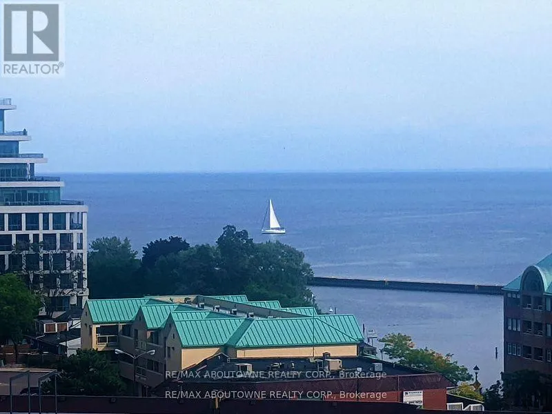 Apartment for rent: B0714 - 133 Bronte Road, Oakville, Ontario L6L 3C1