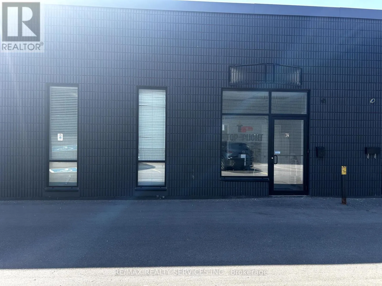 Multi-Tenant Industrial for rent: B2 - 311 Bowes Road, Vaughan, Ontario L4K 1J1