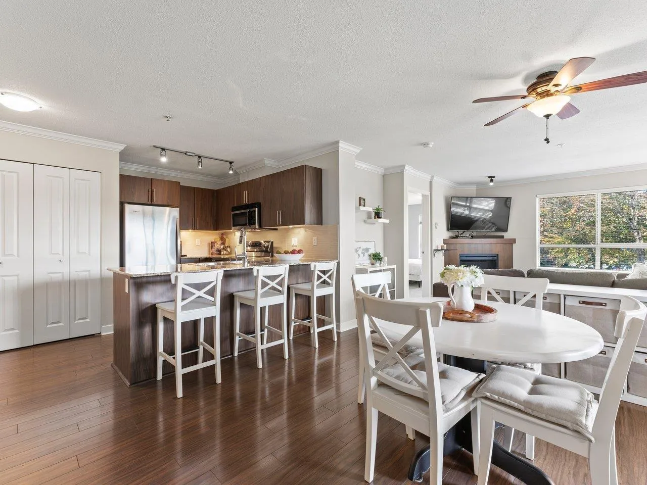 Apartment for rent: B203 8929 202 Street, Langley, British Columbia V2Y 3K1