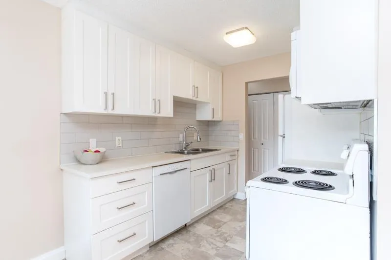 Apartment for rent: B209 1909 Salton Road, Abbotsford, British Columbia V2S 5B6